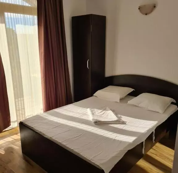 ペンション Camere De închiriat Duly Costinești