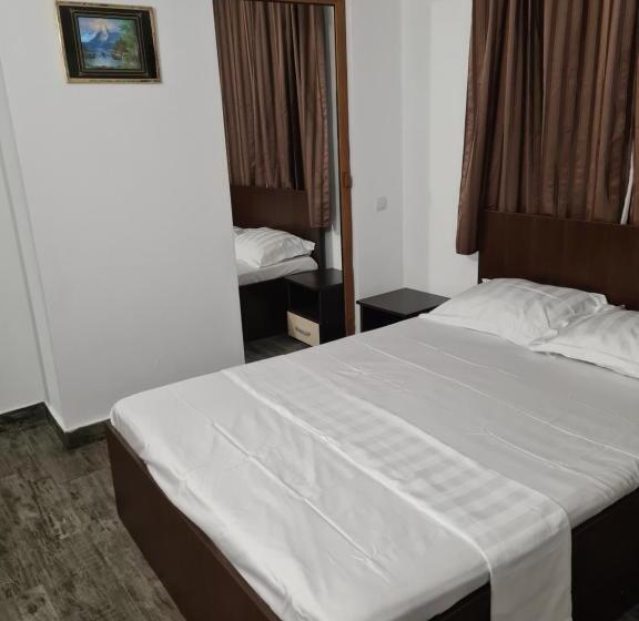 بنسيون Camere De închiriat Duly Costinești