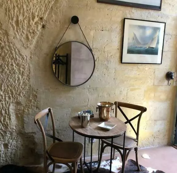 Aamiaismajoitus (B&B) Chambre Troglodytique Villa Marie Louise