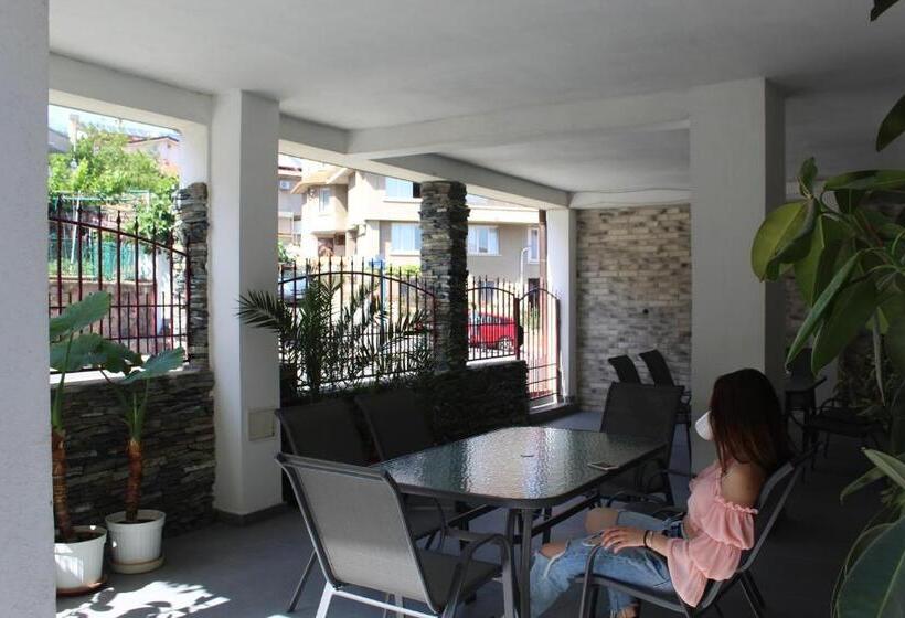 پانسیون Guest House Villa Stefi