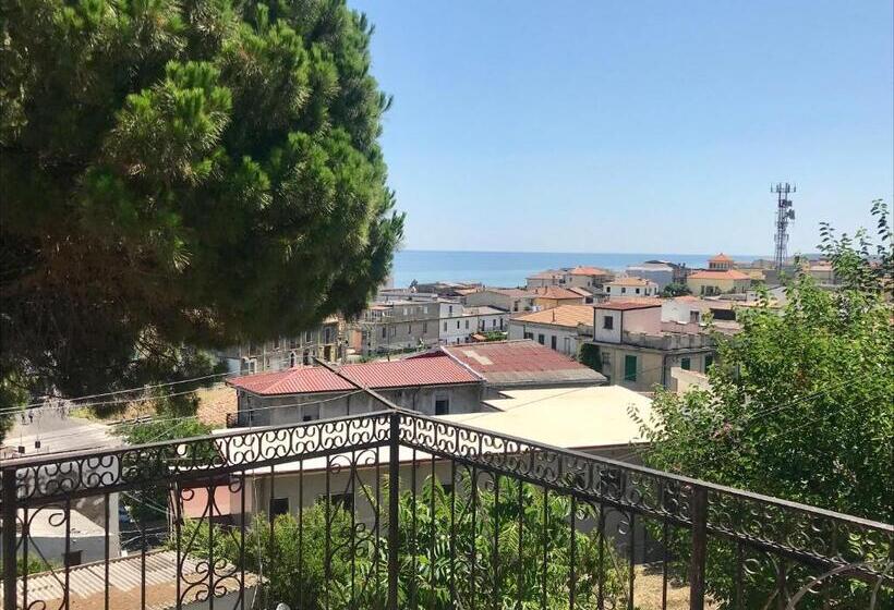 ペンション Gio Del Mar Con Vista Sullo Jonio