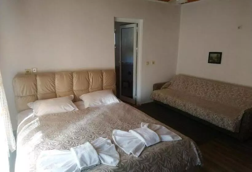 ペンション Guest House Emmy