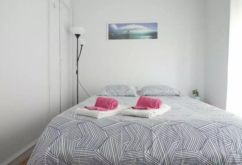ユースホステル Espinho Surf House