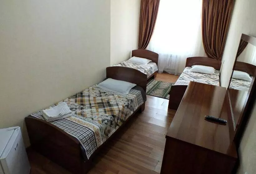 هاستل Gym Inn
