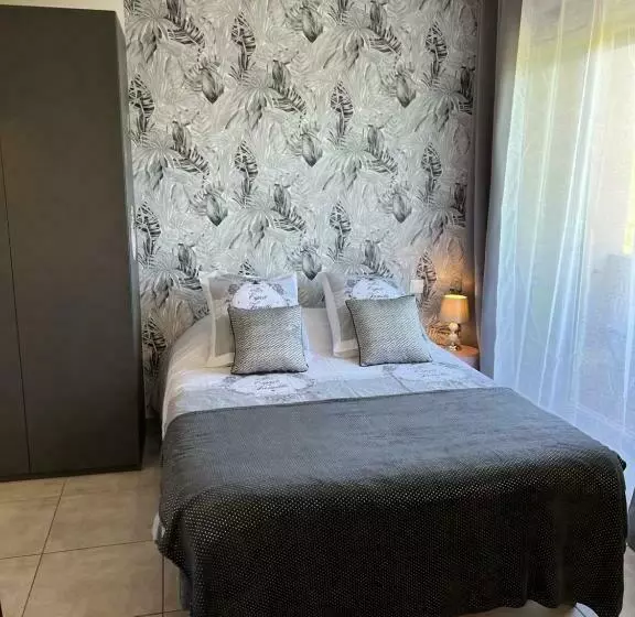 ベッドアンドブレックファースト Le Monica