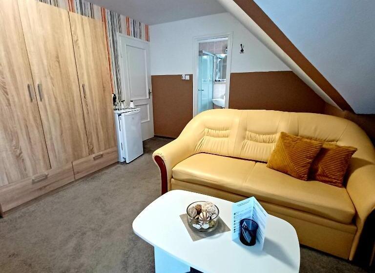 مبيت وإفطار Margret Haus