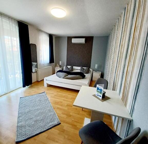 مبيت وإفطار Margret Haus