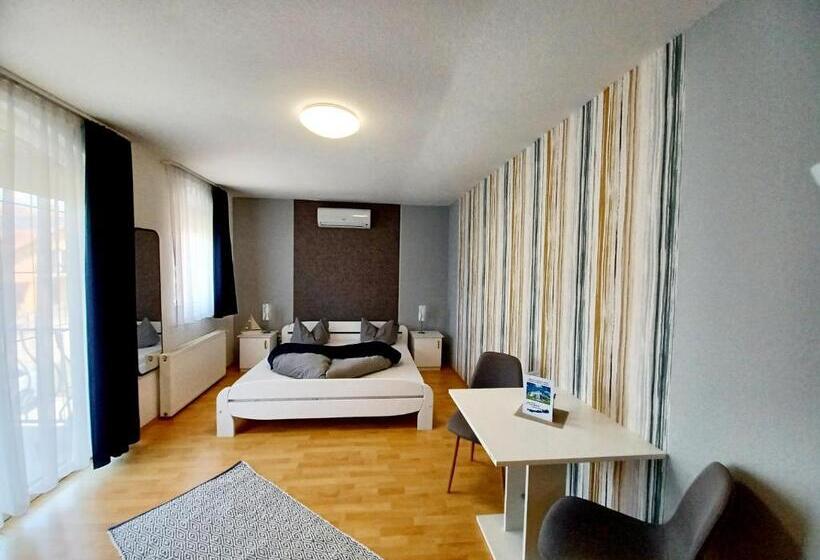 مبيت وإفطار Margret Haus