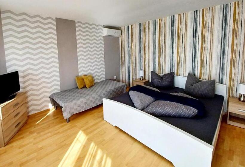 مبيت وإفطار Margret Haus