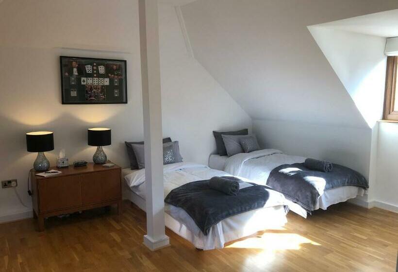 펜션 The Corner House