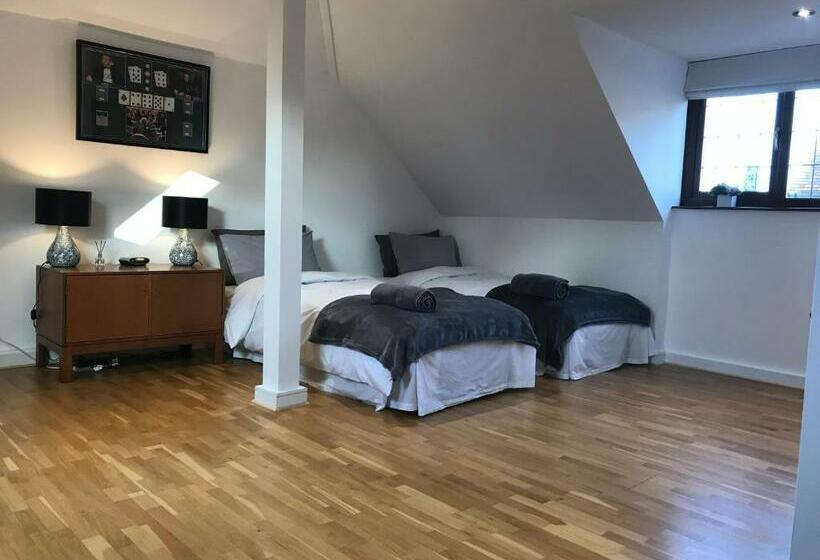 펜션 The Corner House