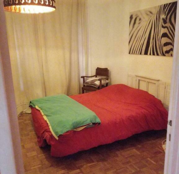 تختخواب و صبحانه La Campagne A La Ville