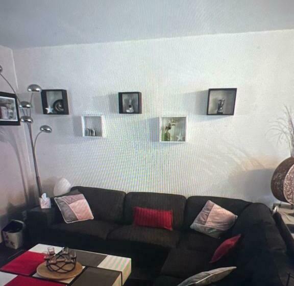 مبيت وإفطار Lily S Rooms