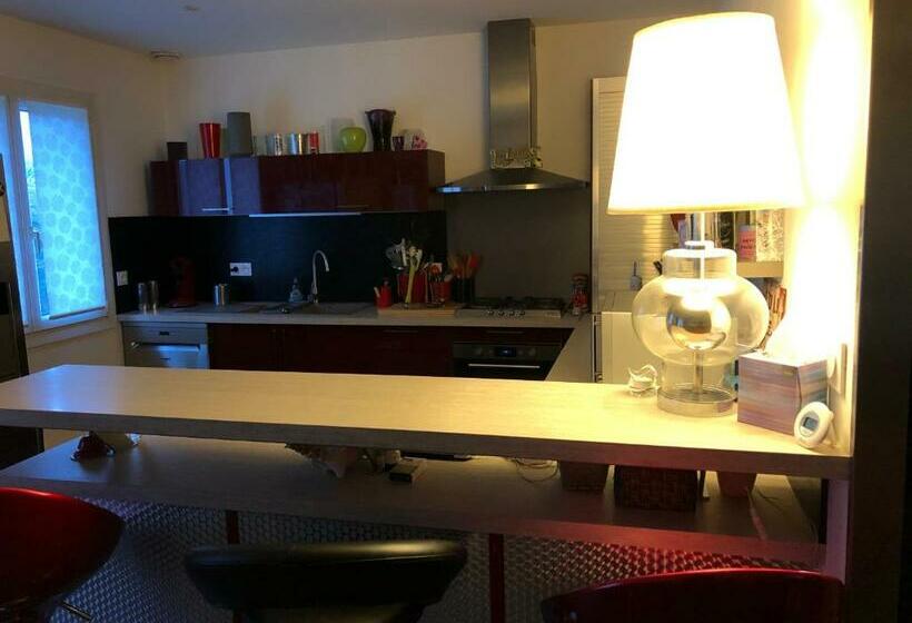 مبيت وإفطار Lily S Rooms