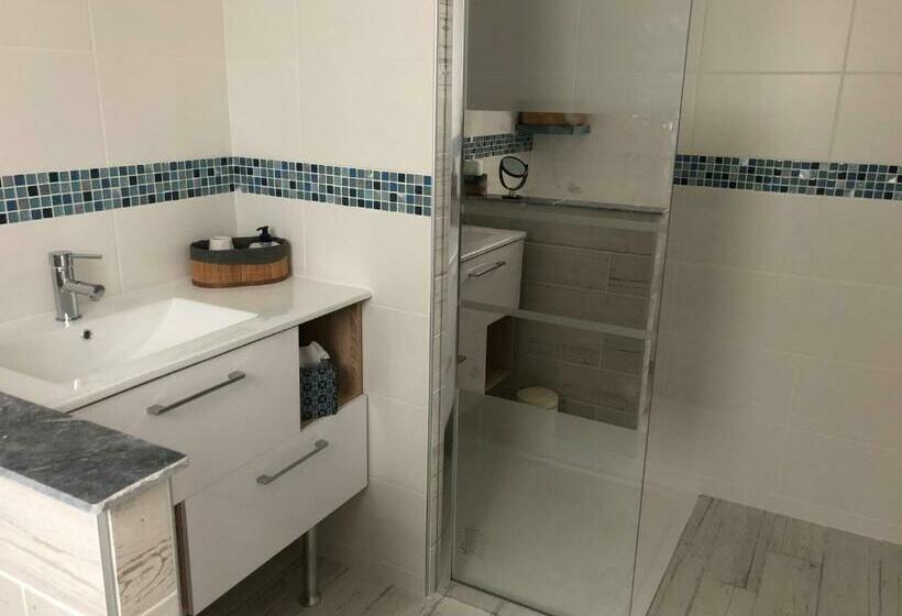 مبيت وإفطار Lily S Rooms