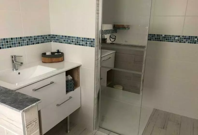 Aamiaismajoitus (B&B) Lily S Rooms