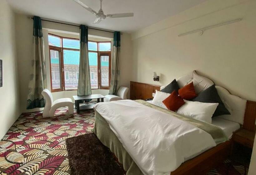 בית מלון כפרי Meadows View, Near Mall Road Manali