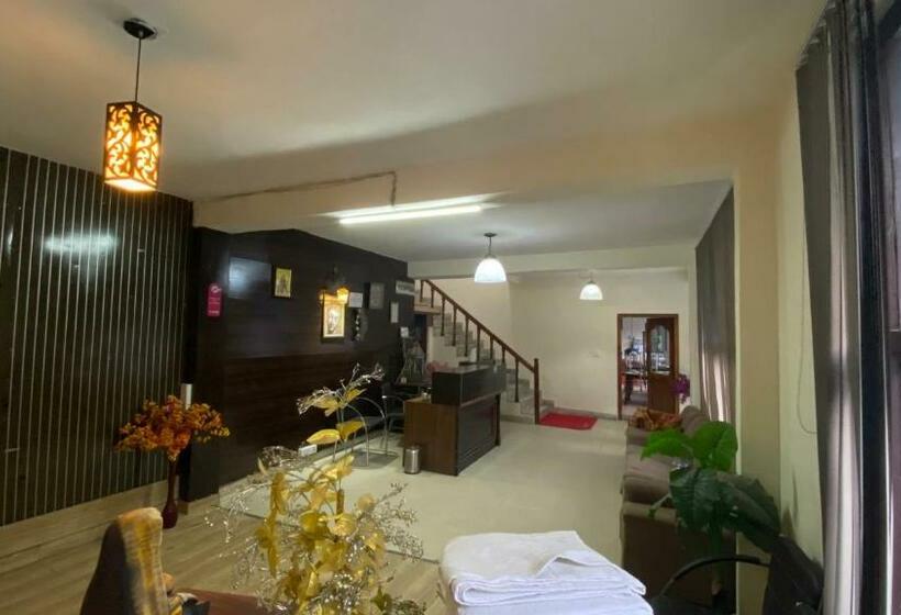 בית מלון כפרי Meadows View, Near Mall Road Manali