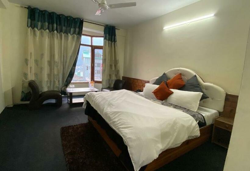 בית מלון כפרי Meadows View, Near Mall Road Manali