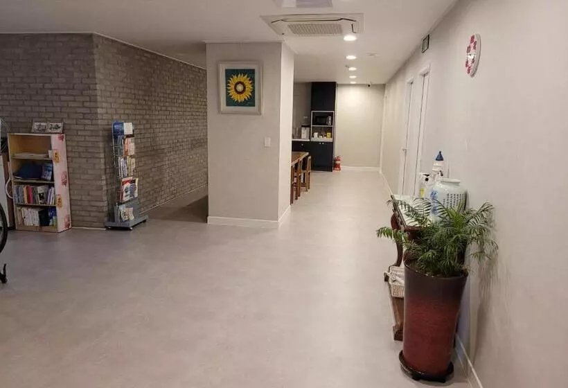 ペンション Lighthouse Guesthouse