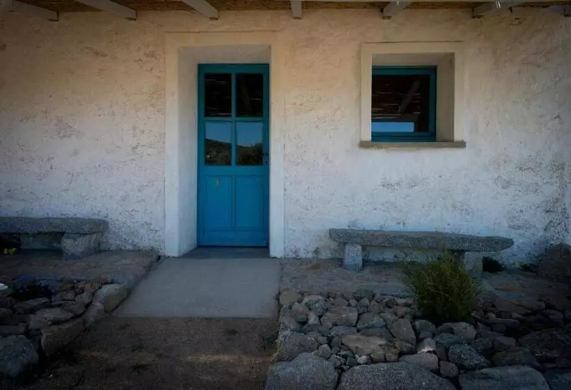 هتل Agriturismo La Tana Di Lu Maccioni