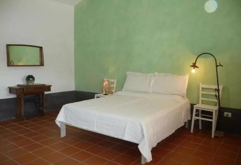 هتل Agriturismo La Tana Di Lu Maccioni