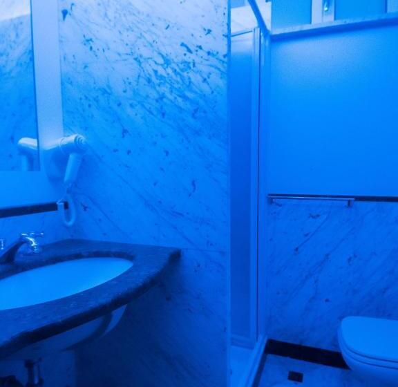 بنسيون Opera Arte Rooms