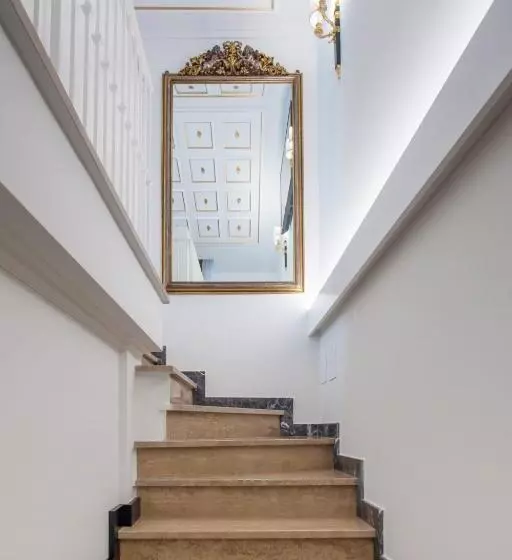 پانسیون Opera Arte Rooms