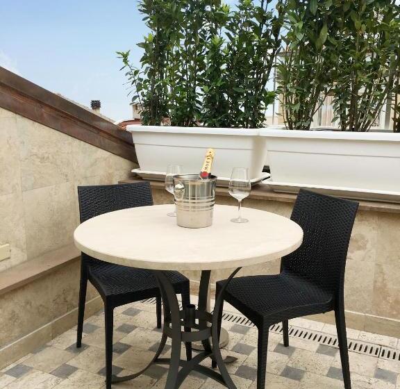 بنسيون Opera Arte Rooms