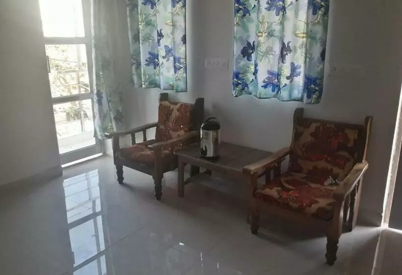 ホテル Rajvihar