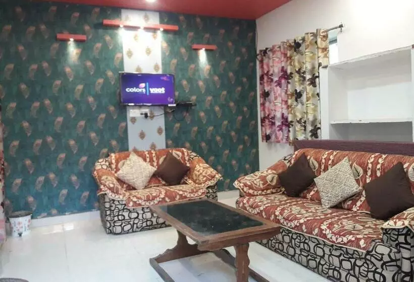ホテル Rajvihar