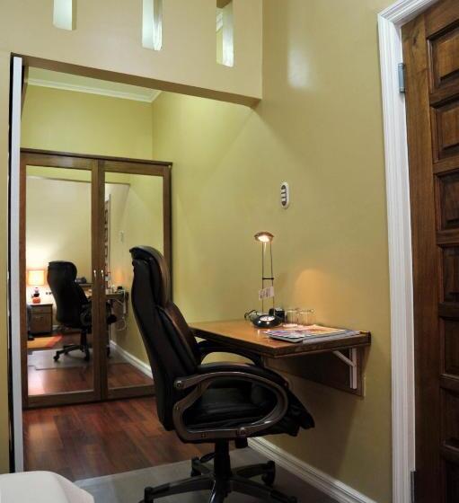 هاستل Culture Crossroads Inn