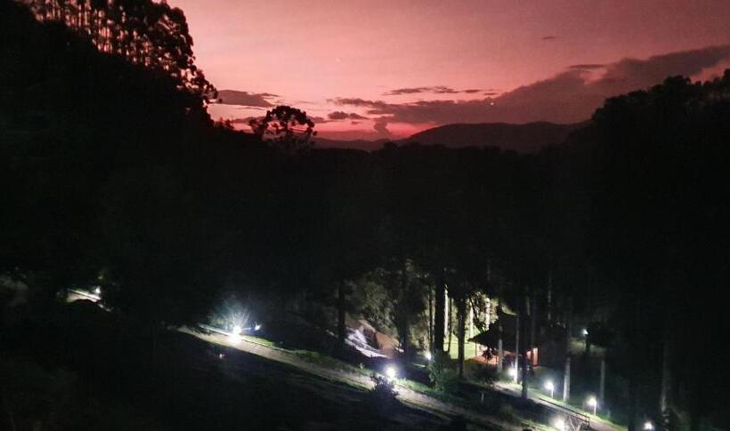 فندق صغير Md Luar Da Montanha