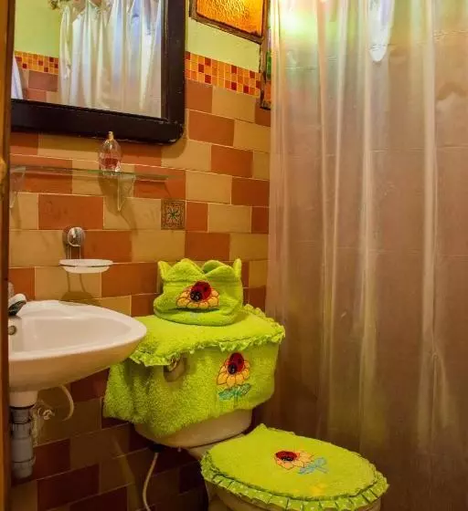 ユースホステル Miramonte Hostal