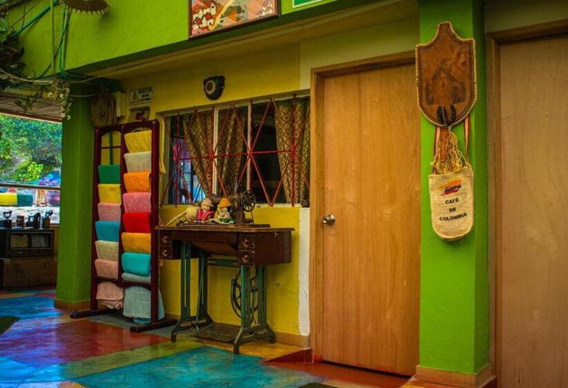 هاستل Miramonte Hostal