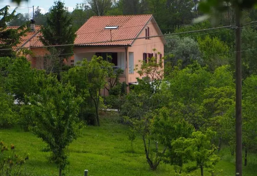 ベッドアンドブレックファースト Il Rifugio Dell Ape Agriturismo