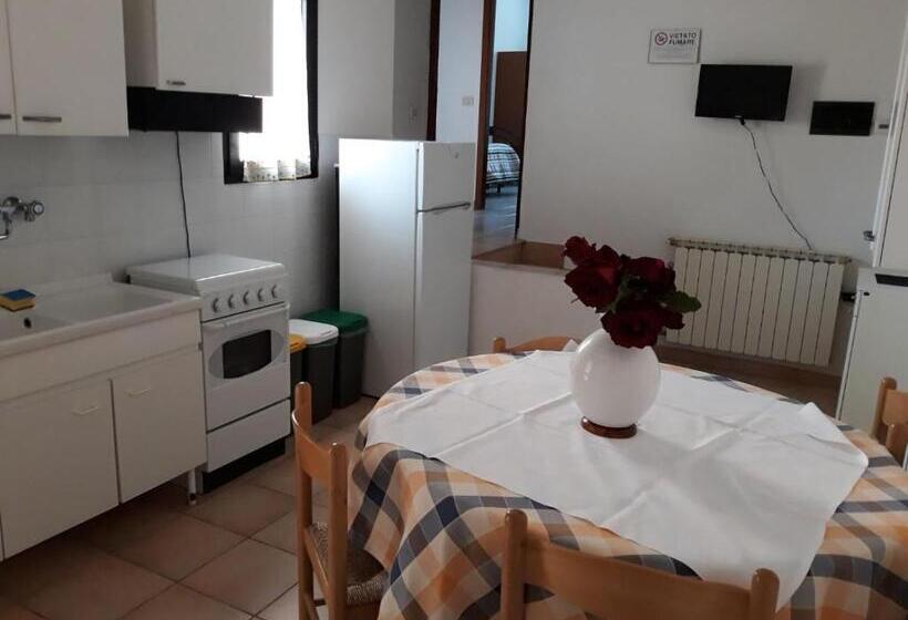 تختخواب و صبحانه Il Rifugio Dell Ape Agriturismo