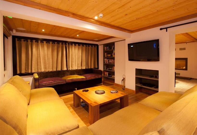 בית מלון כפרי Altitude Lodge