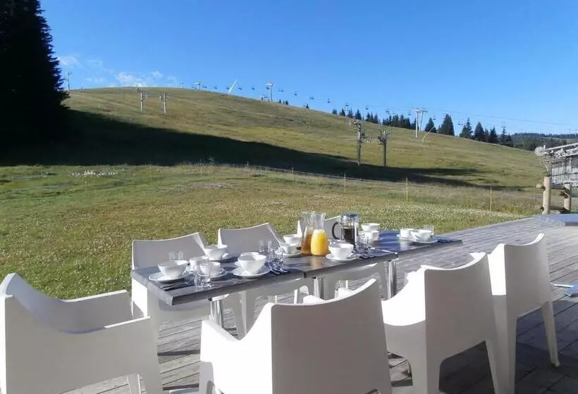 هتل Altitude Lodge