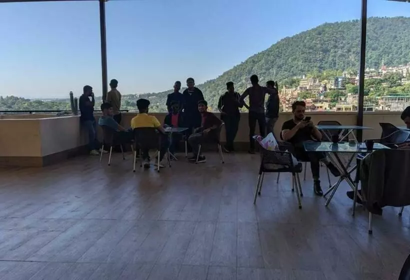 ホテル Madpackers Rishikesh Laxman Jhula