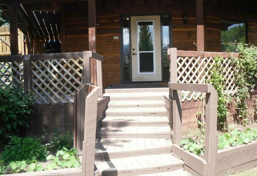 Pensionat Cedar House