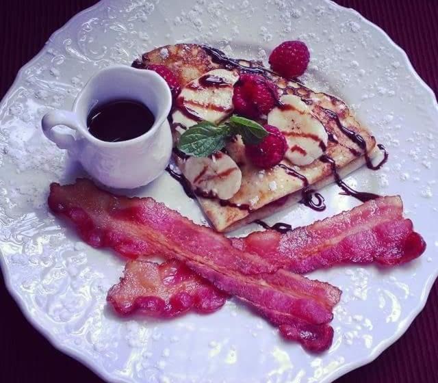 تختخواب و صبحانه Amber House Inn Of Midtown