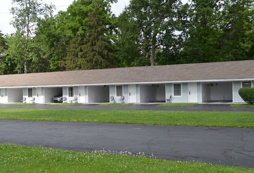 Great Lakes Motel