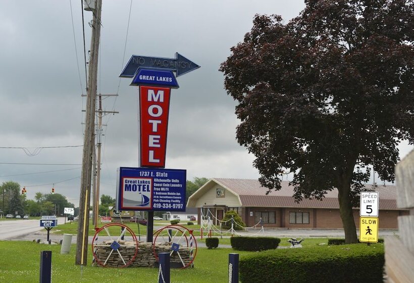 Great Lakes Motel
