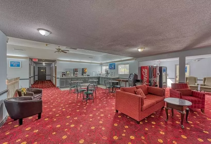 فندق American Inn And Suites Dundee