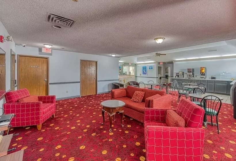 فندق American Inn And Suites Dundee