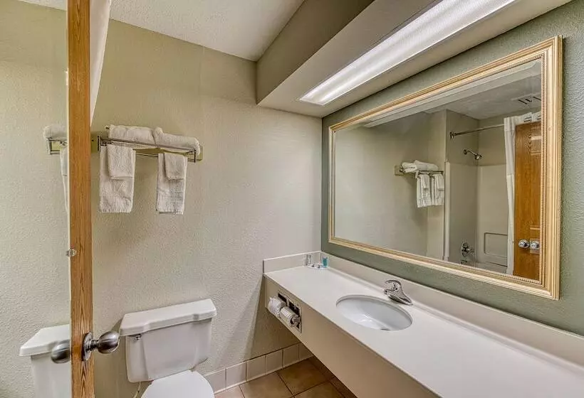 فندق American Inn And Suites Dundee