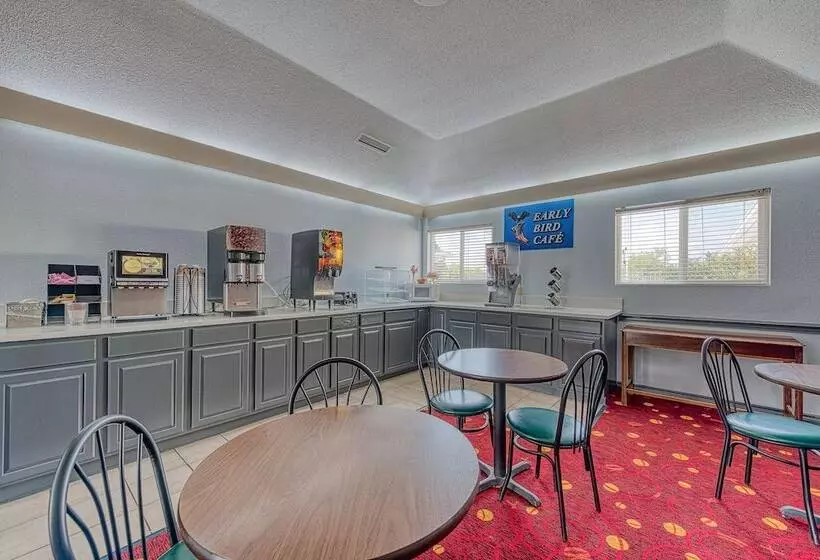 فندق American Inn And Suites Dundee