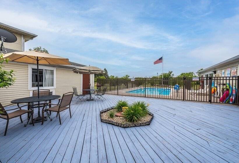 فندق American Inn And Suites Dundee