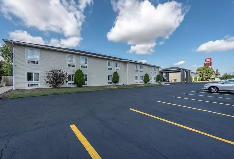 فندق American Inn And Suites Dundee